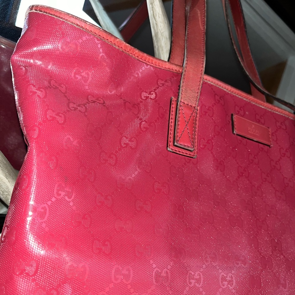 Gucci: Supreme GG Imprime Joy PVC Leather Tote Bag Tote Bag (pink/ red) - Picture 13 of 17
